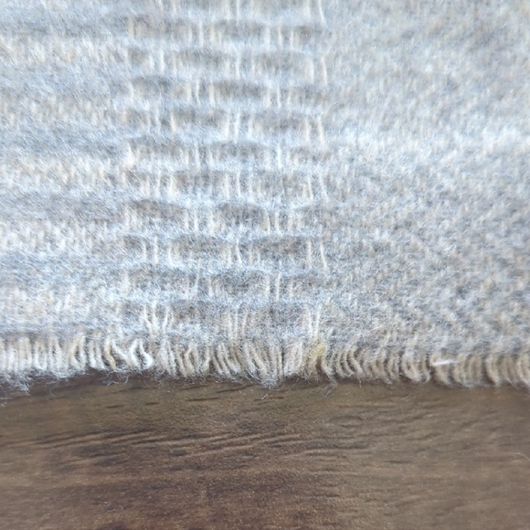 Elegant Beige and Gray Women's Scarf - Picture 6 of 8
